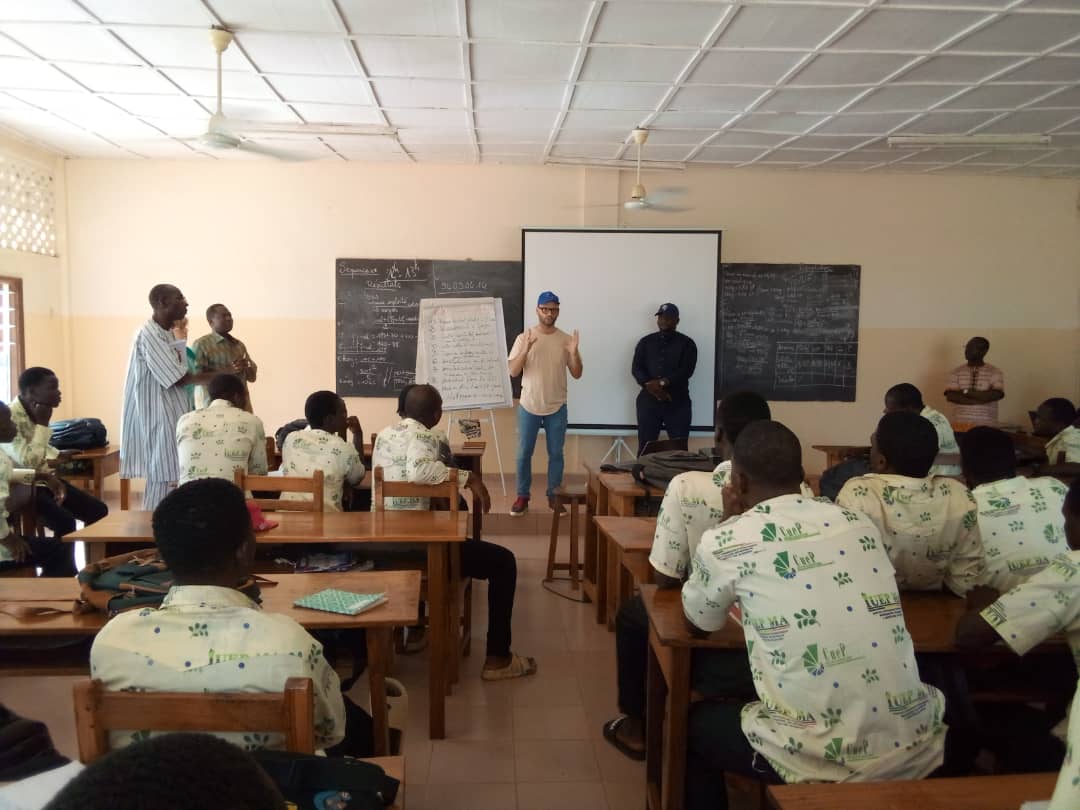 Visite d’une délégation de l'Union Européenne et de la Coopération allemande à l'IUEP de Djougou